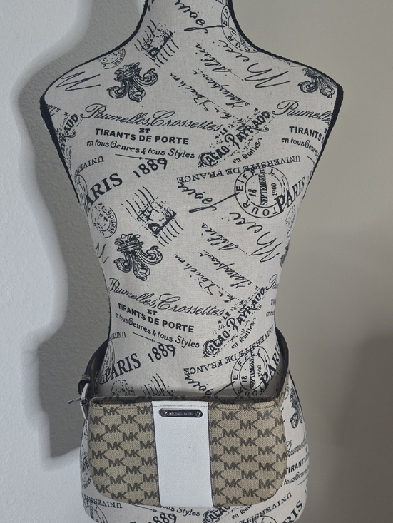 MICHAEL Michael Kors Handbags - Michael Kors Beige & White MK Logo W/ Silver Hardware Belt Bag (EUC)(S/M)🤍